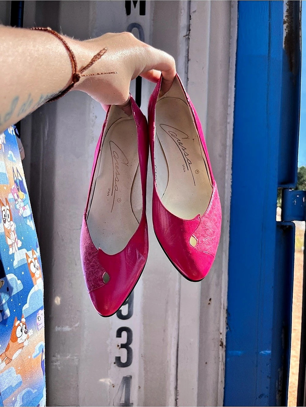Caressa of Spain, Pointed Toe Heels in Pink